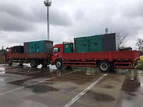 舟曲涂抹密封胶后，需要等待多长时间才能安装水冷式机油散热器密封件？